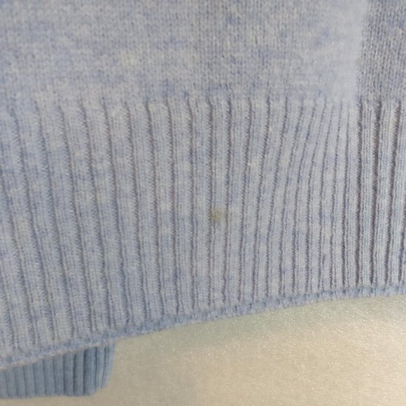 Iconic Penguin 100% Lambswool Heritage Sweater Vneck MEDIUM in Sky Blue Classic - Picture 7 of 7